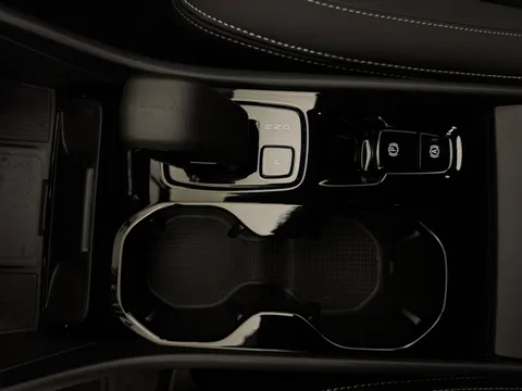OV75ULP Volvo XC40 2.0 B3P Plus Dark 5dr Auto Thumbnail #18