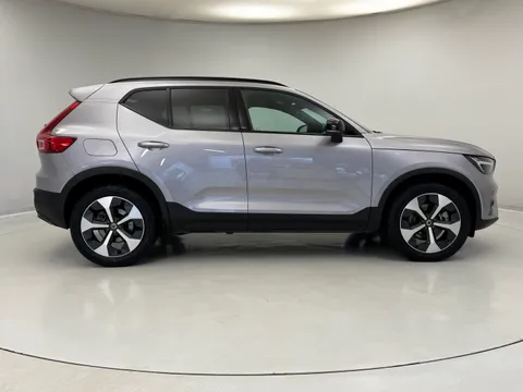 OV75ULP Volvo XC40 2.0 B3P Plus Dark 5dr Auto Thumbnail #2