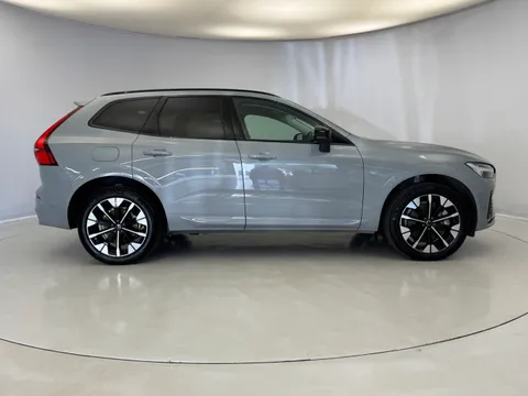 OY75LJK Volvo XC60 2.0 B5P Ultra Dark 5dr AWD Geartronic Thumbnail #2