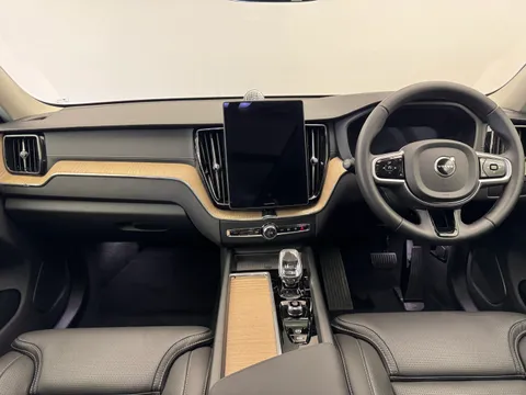 OY75LJK Volvo XC60 2.0 B5P Ultra Dark 5dr AWD Geartronic Thumbnail #11