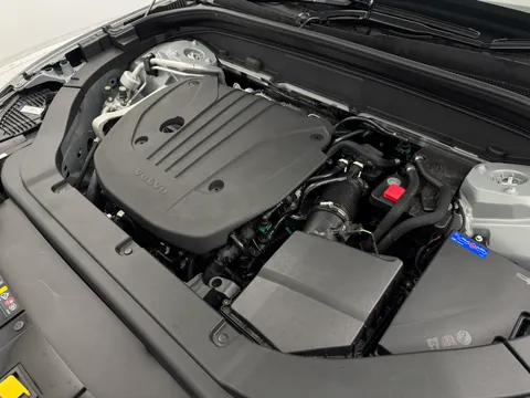 OY75LJK Volvo XC60 2.0 B5P Ultra Dark 5dr AWD Geartronic Thumbnail #18
