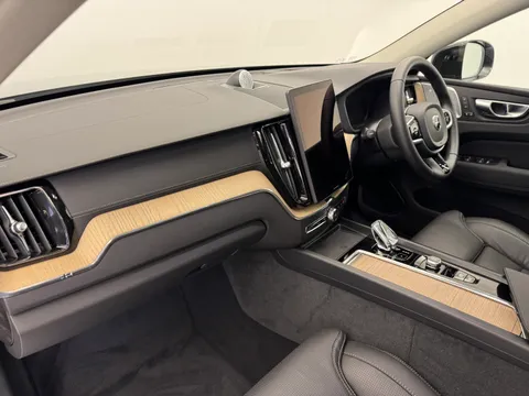 OY75LJK Volvo XC60 2.0 B5P Ultra Dark 5dr AWD Geartronic Thumbnail #21