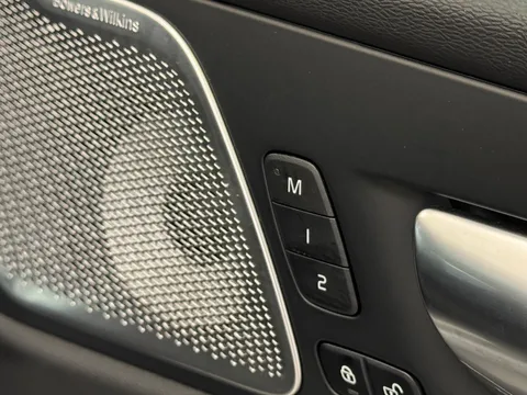 OY75LJK Volvo XC60 2.0 B5P Ultra Dark 5dr AWD Geartronic Thumbnail #28