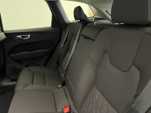 OY75XBB Volvo XC60 2.0 B5P Plus Dark 5dr AWD Geartronic Thumbnail #19