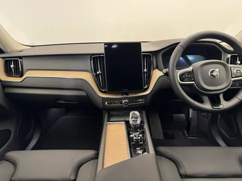 OY75XBB Volvo XC60 2.0 B5P Plus Dark 5dr AWD Geartronic Thumbnail #9