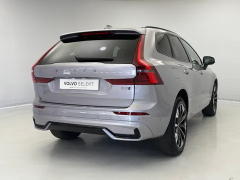 OY75XBB Volvo XC60 2.0 B5P Plus Dark 5dr AWD Geartronic Thumbnail #3