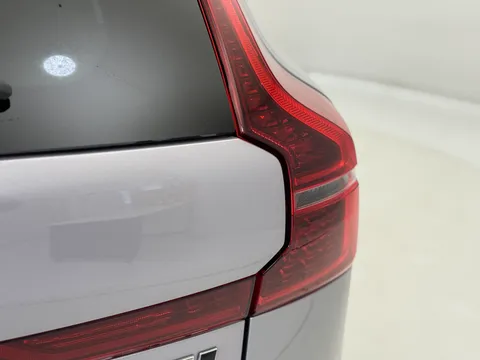 OY75XBB Volvo XC60 2.0 B5P Plus Dark 5dr AWD Geartronic Thumbnail #40