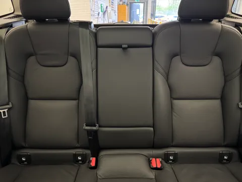 RE25WGJ Volvo XC60 2.0 T6 [350] RC PHEV Plus Dark 5dr AWD Geartronic Thumbnail #18