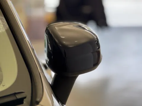 RE25WGJ Volvo XC60 2.0 T6 [350] RC PHEV Plus Dark 5dr AWD Geartronic Thumbnail #21