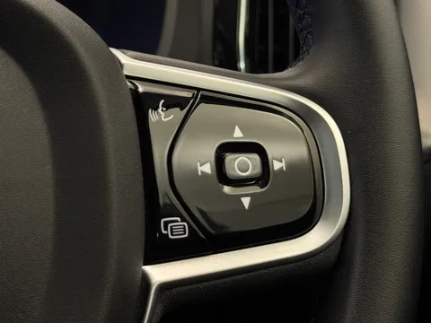 RE25WGJ Volvo XC60 2.0 T6 [350] RC PHEV Plus Dark 5dr AWD Geartronic Thumbnail #27