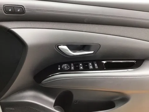 DS75UCC Hyundai Tucson 1.6T 239 Hybrid Ultimate 5dr Auto Thumbnail #27