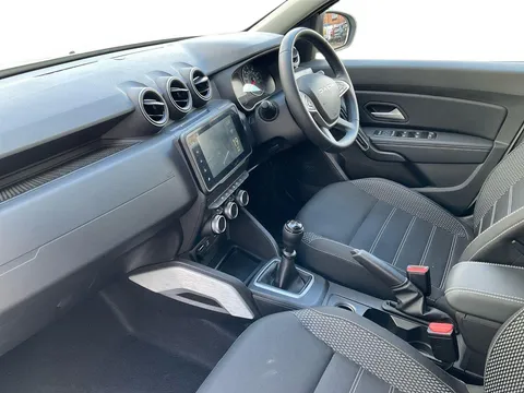 BG23WVY Dacia Duster 1.3 TCe 130 Journey 5dr Thumbnail #4