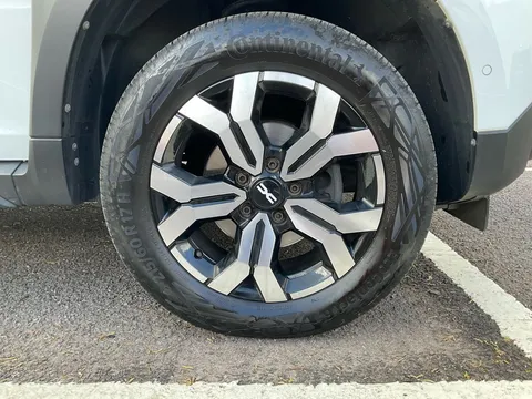 BG23WVY Dacia Duster 1.3 TCe 130 Journey 5dr Thumbnail #5