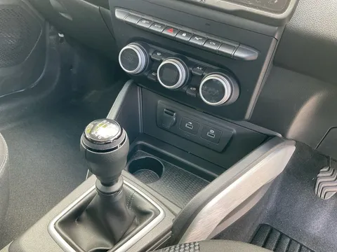 BG23WVY Dacia Duster 1.3 TCe 130 Journey 5dr Thumbnail #13