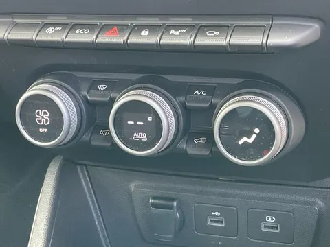 BG23WVY Dacia Duster 1.3 TCe 130 Journey 5dr Thumbnail #27