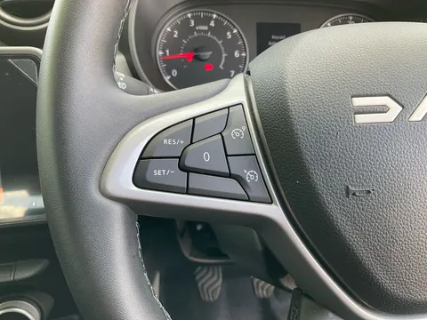 BG23WVY Dacia Duster 1.3 TCe 130 Journey 5dr Thumbnail #31