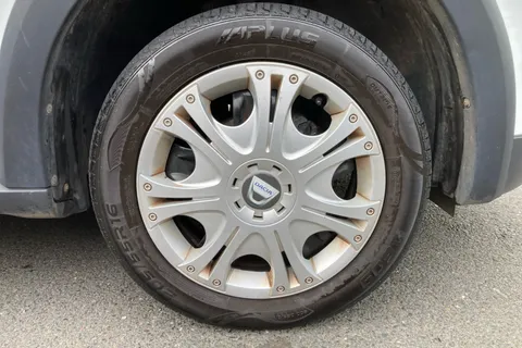 4 of 40 for DACIA SANDERO STEPWAY 0.9 TCe Essential 5dr