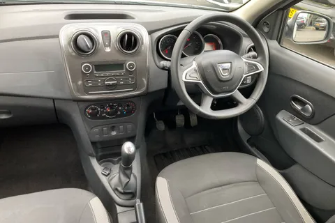 10 of 40 for DACIA SANDERO STEPWAY 0.9 TCe Essential 5dr