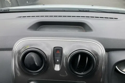 19 of 40 for DACIA SANDERO STEPWAY 0.9 TCe Essential 5dr