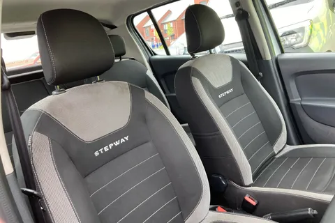 21 of 40 for DACIA SANDERO STEPWAY 0.9 TCe Essential 5dr
