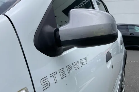 31 of 40 for DACIA SANDERO STEPWAY 0.9 TCe Essential 5dr