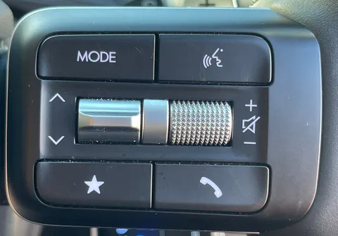 MV74YSY Hyundai Santa Fe 1.6 TGDi Hybrid Ultimate 5dr 4WD Auto Thumbnail #18