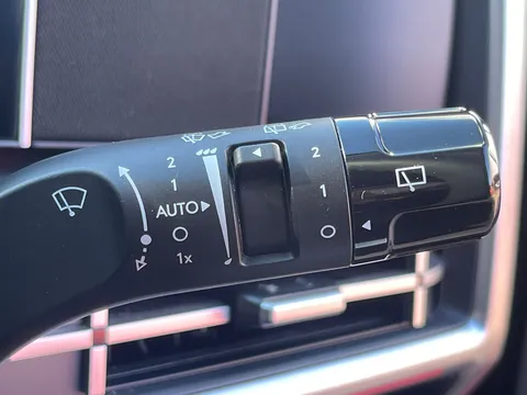 MV74YSY Hyundai Santa Fe 1.6 TGDi Hybrid Ultimate 5dr 4WD Auto Thumbnail #19