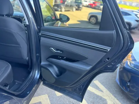 MK22LUR Hyundai Tucson 1.6 TGDi Hybrid 230 Premium 5dr 2WD Auto Thumbnail #13