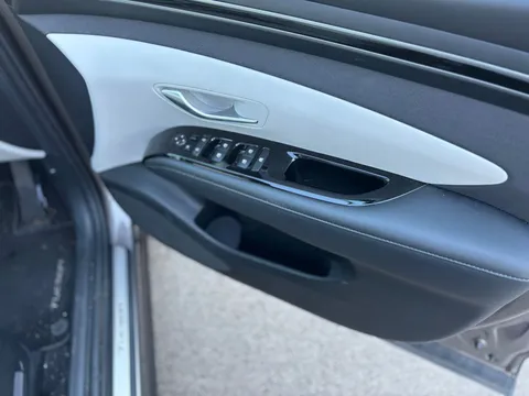 MK73SOC Hyundai Tucson 1.6 TGDi Ultimate 5dr 2WD Thumbnail #7