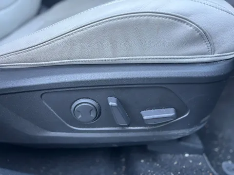 MK73SOC Hyundai Tucson 1.6 TGDi Ultimate 5dr 2WD Thumbnail #20