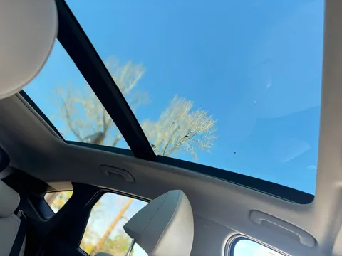 MK73SOC Hyundai Tucson 1.6 TGDi Ultimate 5dr 2WD Thumbnail #32