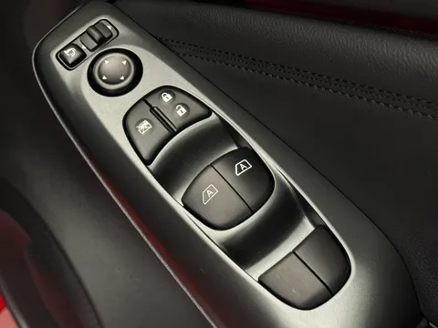 DS25AOE Nissan Juke 1.0 DiG-T N-Connecta 5dr DCT Thumbnail #22