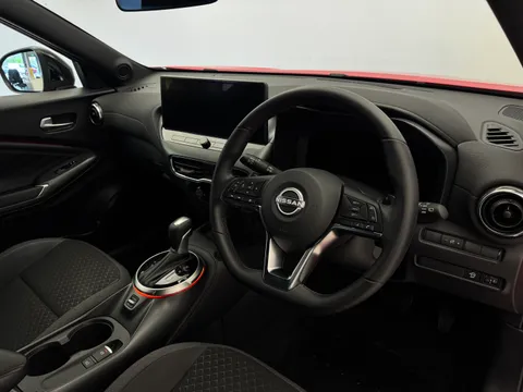 DS25AOE Nissan Juke 1.0 DiG-T N-Connecta 5dr DCT Thumbnail #23