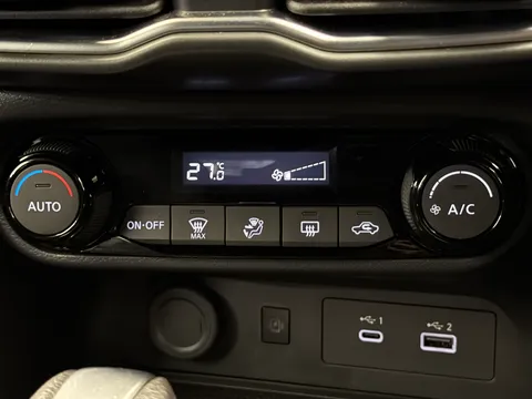 DS25AOE Nissan Juke 1.0 DiG-T N-Connecta 5dr DCT Thumbnail #29