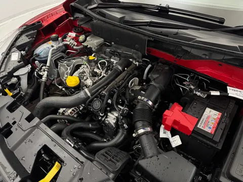 DS25AOE Nissan Juke 1.0 DiG-T N-Connecta 5dr DCT Thumbnail #31