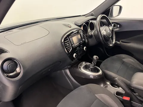 14 of 37 for NISSAN JUKE 1.2 DiG-T N-Connecta 5dr