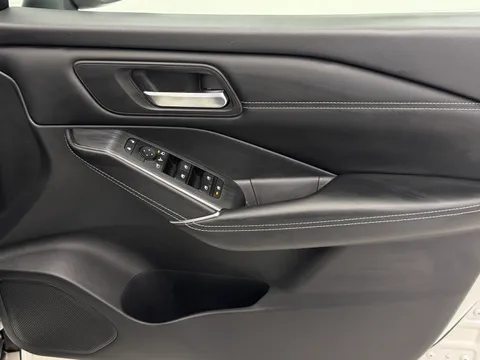 FN23SKD Nissan Qashqai 1.5 E-Power N-Connecta [Glass Roof] 5dr Auto Thumbnail #20