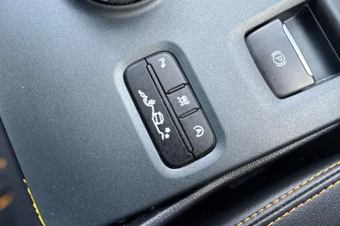 RA73NNP Toyota Iq 1.33 Dual VVT-i 3 Leather 3dr [Non Start Stop] Thumbnail #31