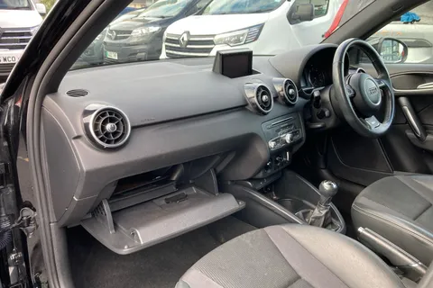 ML18YGD Audi A1 1.0 TFSI S Line Nav 5dr Thumbnail #27