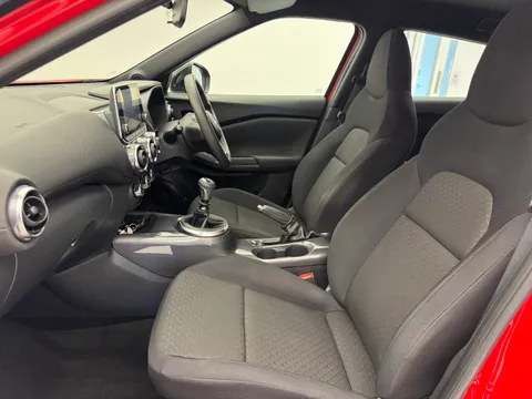 DV69OZK Nissan Juke 1.0 DiG-T Acenta 5dr Thumbnail #16