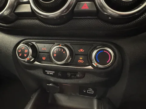 DV69OZK Nissan Juke 1.0 DiG-T Acenta 5dr Thumbnail #21