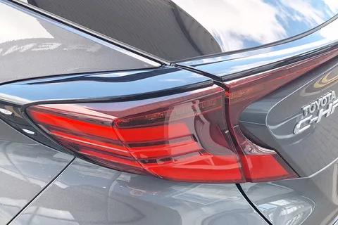 EO71BZV Toyota C-HR 1.8 Hybrid Excel 5dr CVT Thumbnail #17