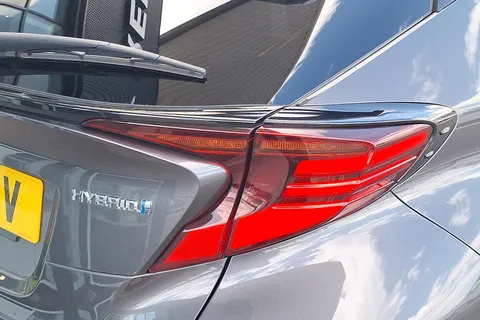 EO71BZV Toyota C-HR 1.8 Hybrid Excel 5dr CVT Thumbnail #18