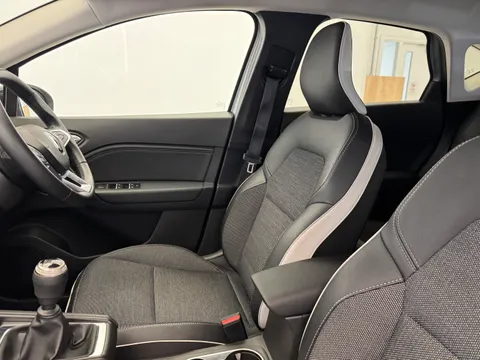 HT24LJO Renault Captur 1.0 TCE 90 Techno 5dr Thumbnail #13
