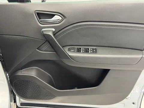 HT24LJO Renault Captur 1.0 TCE 90 Techno 5dr Thumbnail #17
