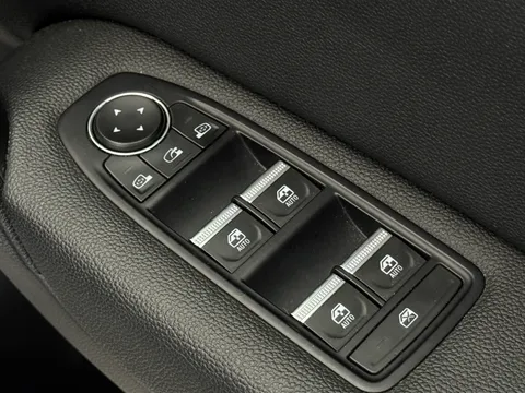 HT24LJO Renault Captur 1.0 TCE 90 Techno 5dr Thumbnail #18