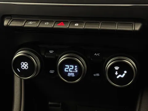HT24LJO Renault Captur 1.0 TCE 90 Techno 5dr Thumbnail #26