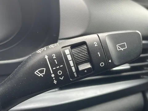 MK73SHV Hyundai i20 1.0T GDi 48V MHD SE Connect 5dr Thumbnail #19