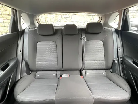 MK73SHV Hyundai i20 1.0T GDi 48V MHD SE Connect 5dr Thumbnail #25