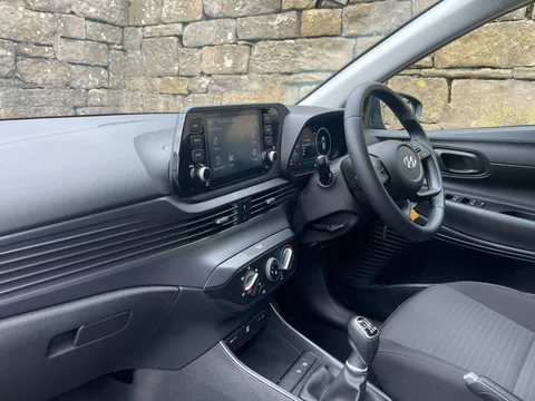 MK73SHV Hyundai i20 1.0T GDi 48V MHD SE Connect 5dr Thumbnail #3